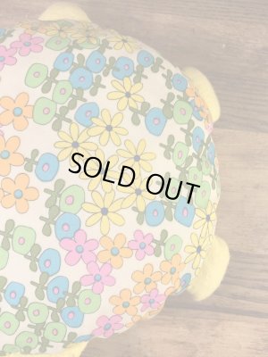 花柄のカメの70年代ビンテージクッションドール