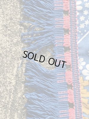 動物と男の子と女の子の柄のフリンジが付いた70年代ビンテージラウンドシーツ