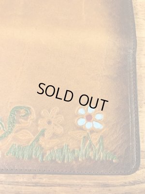 フラワーとカメが描かれたヒッピー調の70’sヴィンテージレザーウォレット