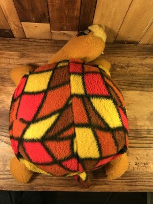 Elka Toys社製のサイケデリックなカメの70年代ビンテージぬいぐるみ