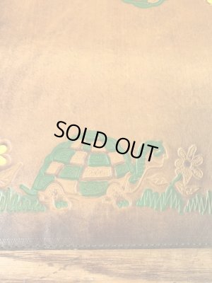 フラワーとカメが描かれたヒッピー調の70’sヴィンテージレザーウォレット