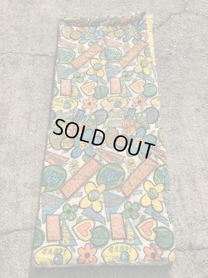 ヒッピー調の総柄の70年代ビンテージスリーピングバッグ