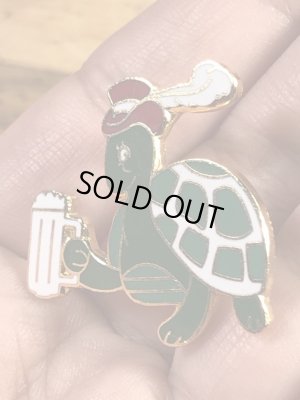 カメのスーベニア物の70〜80年代ビンテージピンバッジ