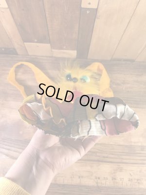 花柄の服のモンスターの70’sヴィンテージハンドパペットドール