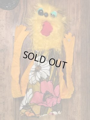 花柄の服のモンスターの70’sヴィンテージハンドパペットドール