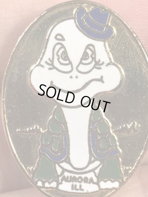 カメのスーベニア物の70〜80年代ビンテージピンバッジ