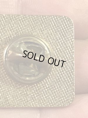 アラスカのシロクマの70〜80年代ビンテージピンバッジ