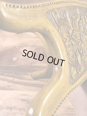 フラワーが彫り込まれたウッド製の70’sヴィンテージブーツジャック