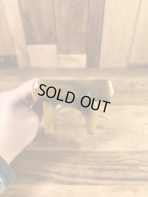 フラワーが彫り込まれたウッド製の70’sヴィンテージブーツジャック