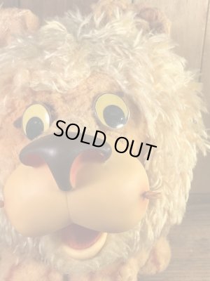 Mattel社製の“Larry the Lion”の60’sヴィンテージトーキングプラッシュドール