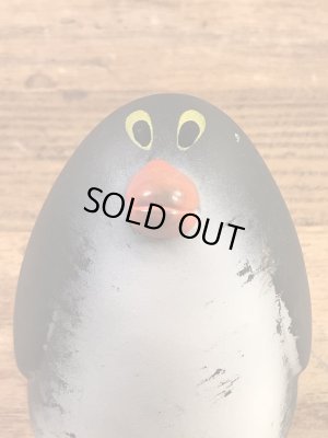 Tommee Tippee社製のペンギンの70’sヴィンテージスクイーズトイ