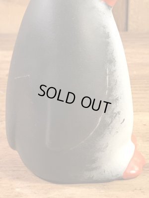 Tommee Tippee社製のペンギンの70年代ビンテージソフビドール