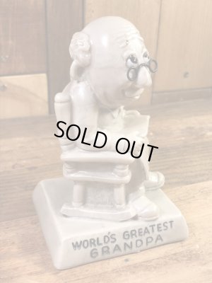 “World's Greatest Grandpa”のメッセージが書かれたシリスカルプスの70年代ビンテージメッセージドール