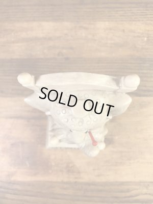 “Get Well Soon”のメッセージが書かれたシリスカルプスの70年代ビンテージメッセージドール