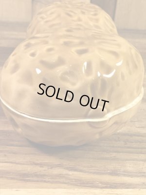 ピーナツの形をしたセラミック製の70’sヴィンテージ入れ物