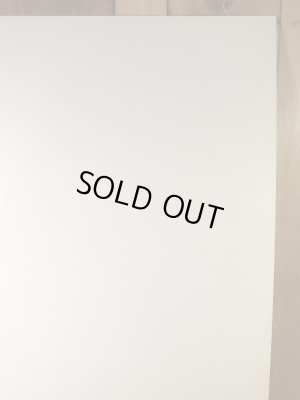 “Look Before You Leap!”のメッセージが書かれた70年代ビンテージ看板