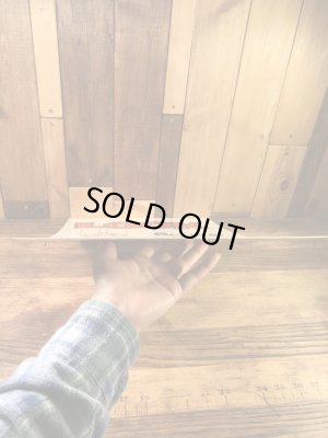 “Look Before You Leap!”のメッセージが書かれた70’sヴィンテージサインボード