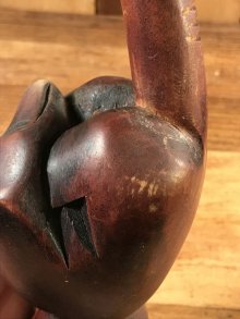 他の写真2: Middle Finger Fuck Sign Wooden Figurine　ファックサイン　ビンテージ　置物　木彫り　70年代