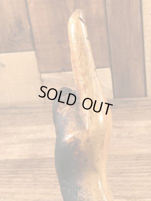 ピースサインの木彫りの70年代ビンテージ灰皿