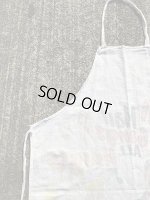 Hail Hail The Gangs All Hungryのメッセージが書かれたバーベキュー用の50年代ビンテージエプロン