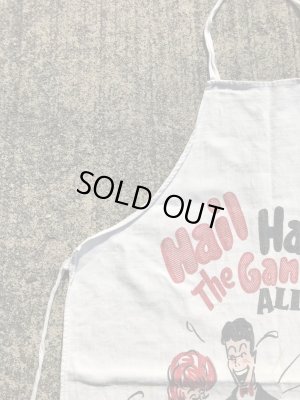 Hail Hail The Gangs All Hungryのメッセージが書かれたバーベキュー用の50年代ビンテージエプロン