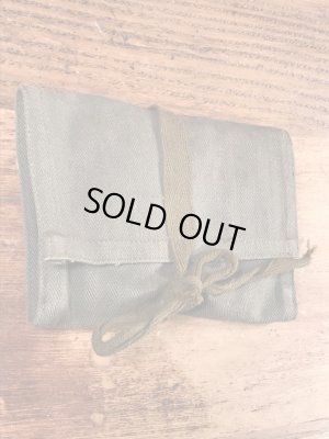 アメリカンレッドクロスのヘリンボーン生地の40年代ビンテージソーイングキット