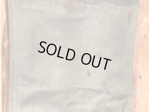 アメリカンレッドクロスのヘリンボーン生地の40年代ビンテージソーイングキット