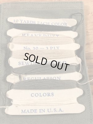 アメリカンレッドクロスのヘリンボーン生地の40年代ビンテージソーイングキット