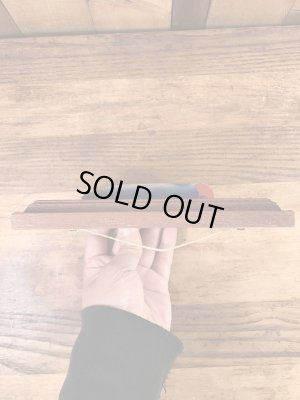 トップウォーターのルアーが額縁に入っている50’s〜ヴィンテージ壁掛け