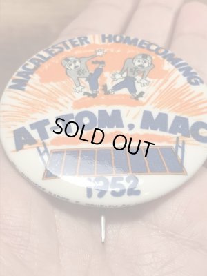 カレッジ物のイベントの50年代ビンテージ缶バッジ