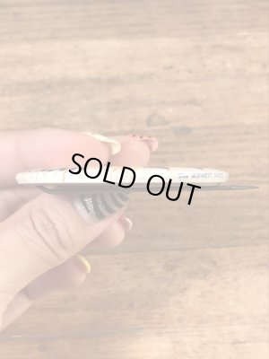 Macalester Colleggのイベント物の50’sヴィンテージ缶バッチ