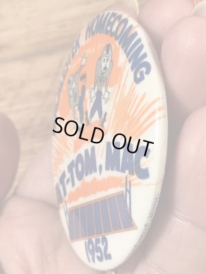 Macalester Colleggのイベント物の50’sヴィンテージ缶バッチ