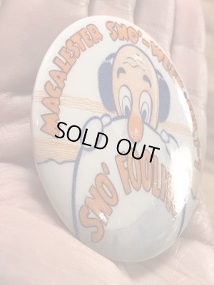 カレッジ物のイベントの70年代ビンテージ缶バッジ