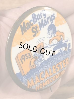 Macalester Colleggのイベント物の50’sヴィンテージ缶バッチ