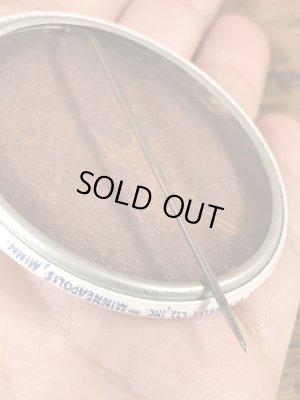 Macalester Colleggのイベント物の50’sヴィンテージ缶バッチ