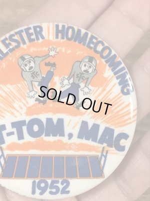 Macalester Colleggのイベント物の50’sヴィンテージ缶バッチ