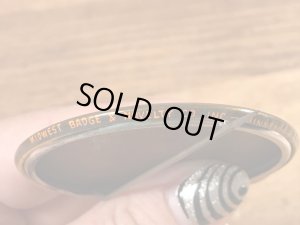 Macalester Colleggのイベント物の50’sヴィンテージ缶バッチ