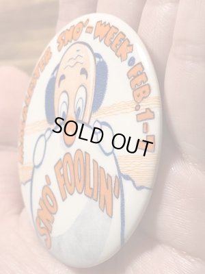 Macalester Colleggのイベント物の70’sヴィンテージ缶バッチ