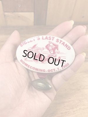 カレッジ物のフットボールイベントの60’sヴィンテージ缶バッチ