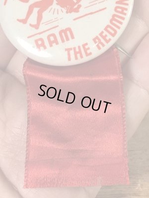 ユニバーシティ物のフットボールイベントの30年代ビンテージ缶バッジ