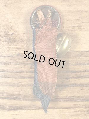 ユニバーシティ物のフットボール大会の40年代ビンテージ缶バッジ