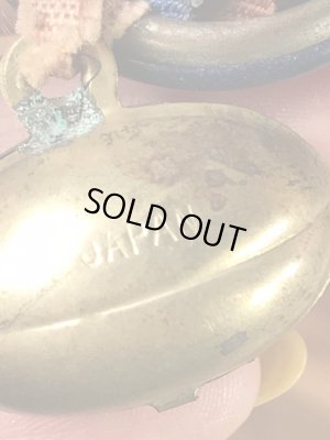 ユニバーシティ物のフットボール大会の40年代ビンテージ缶バッジ