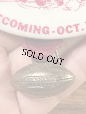 カレッジ物のフットボールイベントの60’sヴィンテージ缶バッチ