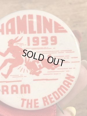 ユニバーシティ物のフットボールイベントの30’sヴィンテージ缶バッチ