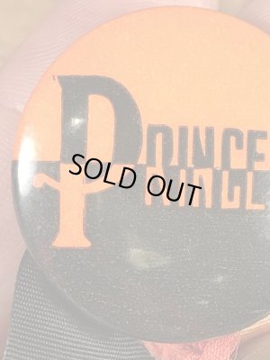 カレッジ物のフットボール大会の40年代ビンテージ缶バッジ