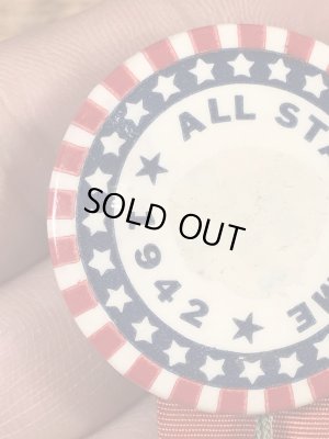 カレッジ物のフットボール大会の40年代ビンテージ缶バッジ