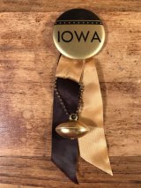 “Iowa” Foot Ball College Pin Back　カレッジ　ビンテージ　缶バッジ　フットボール　50〜60年代