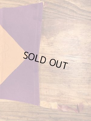 ユニバーシティ物のフェルト製の30〜40年代ビンテージペナント