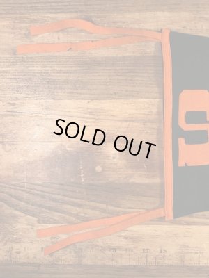 ユニバーシティ物のフェルト製の30〜40年代ビンテージペナント