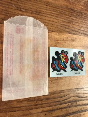 Impko社製のワームの60年代ビンテージ水張りステッカー